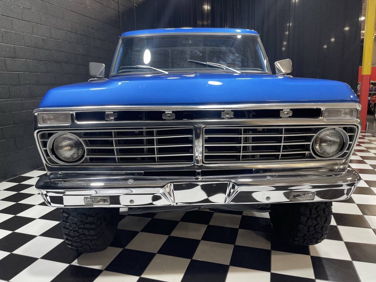 Ford-F-250-1973-Pickup-Truck-8