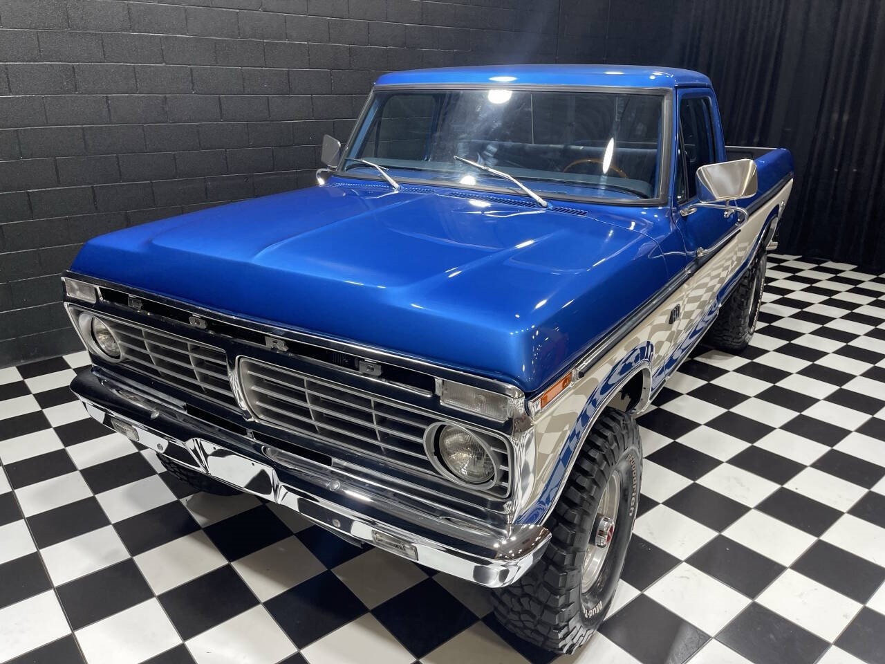Ford-F-250-1973-Pickup-Truck-9