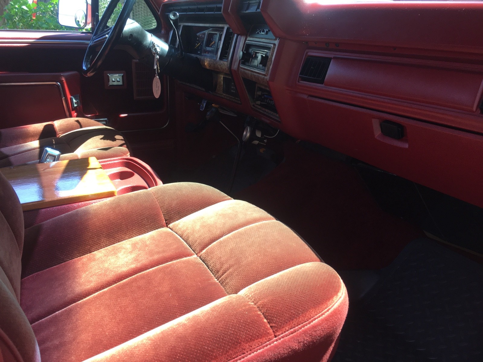 Ford-F-250-1985-Extended-Cab-Pickup-14