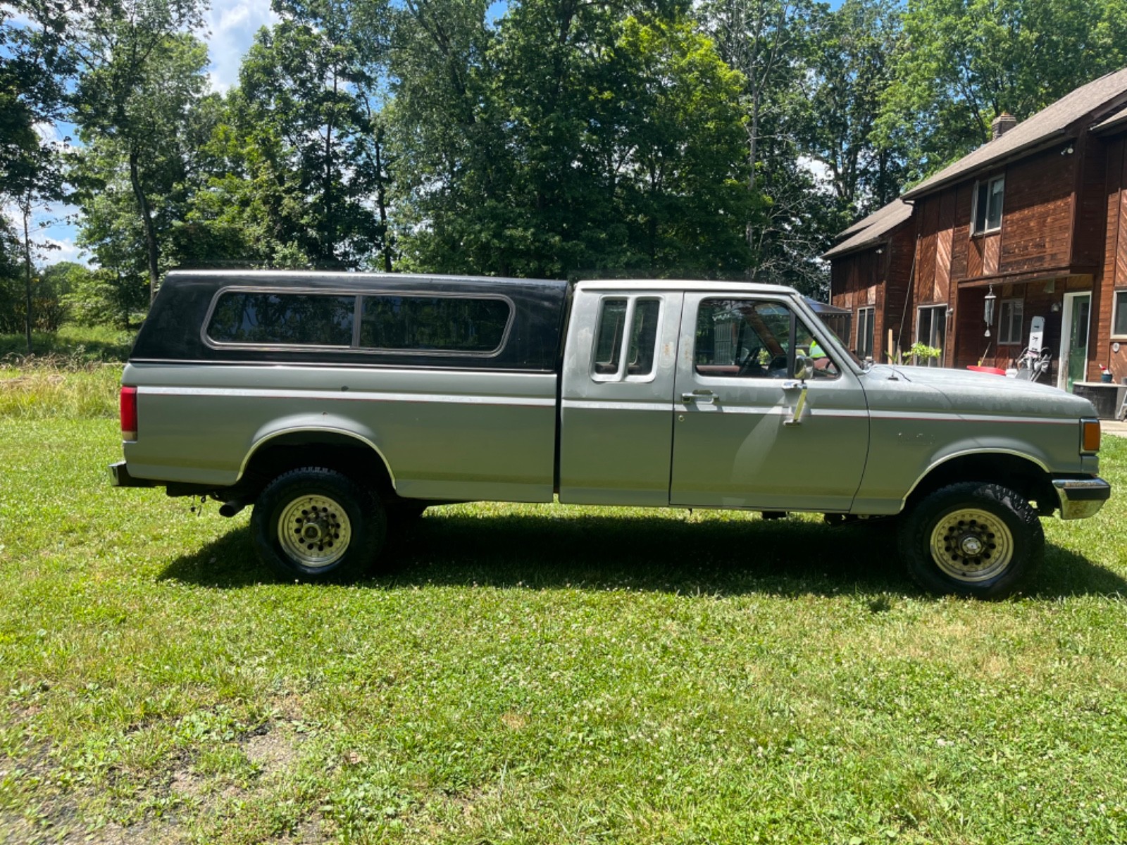 Ford-F-250-1987-Extended-Cab-Pickup-2