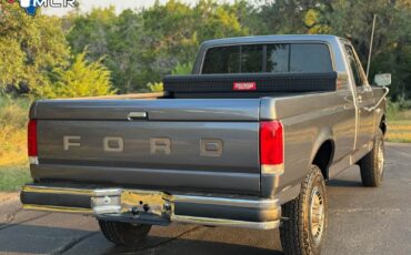 Ford-F-250-1989-Standard-Cab-Pickup-21