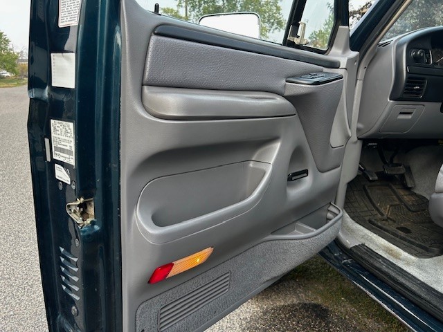 Ford-F-350-1996-Crew-Cab-Pickup-32