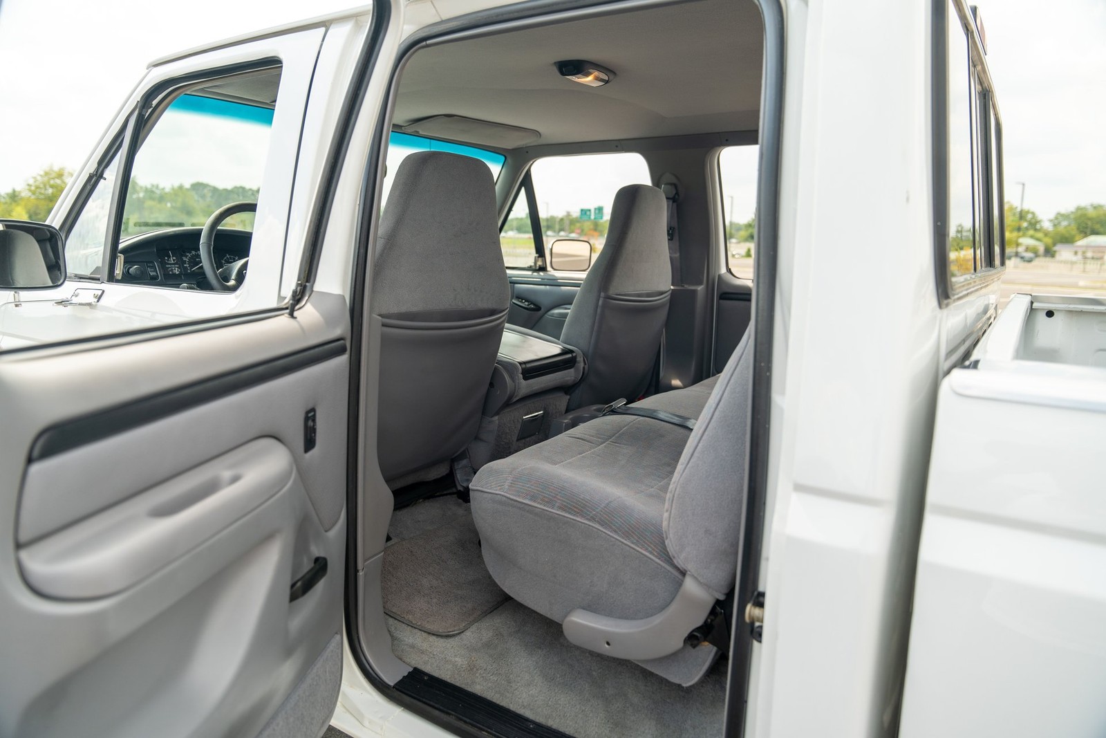 Ford-F-350-1996-Pickup-Truck-13