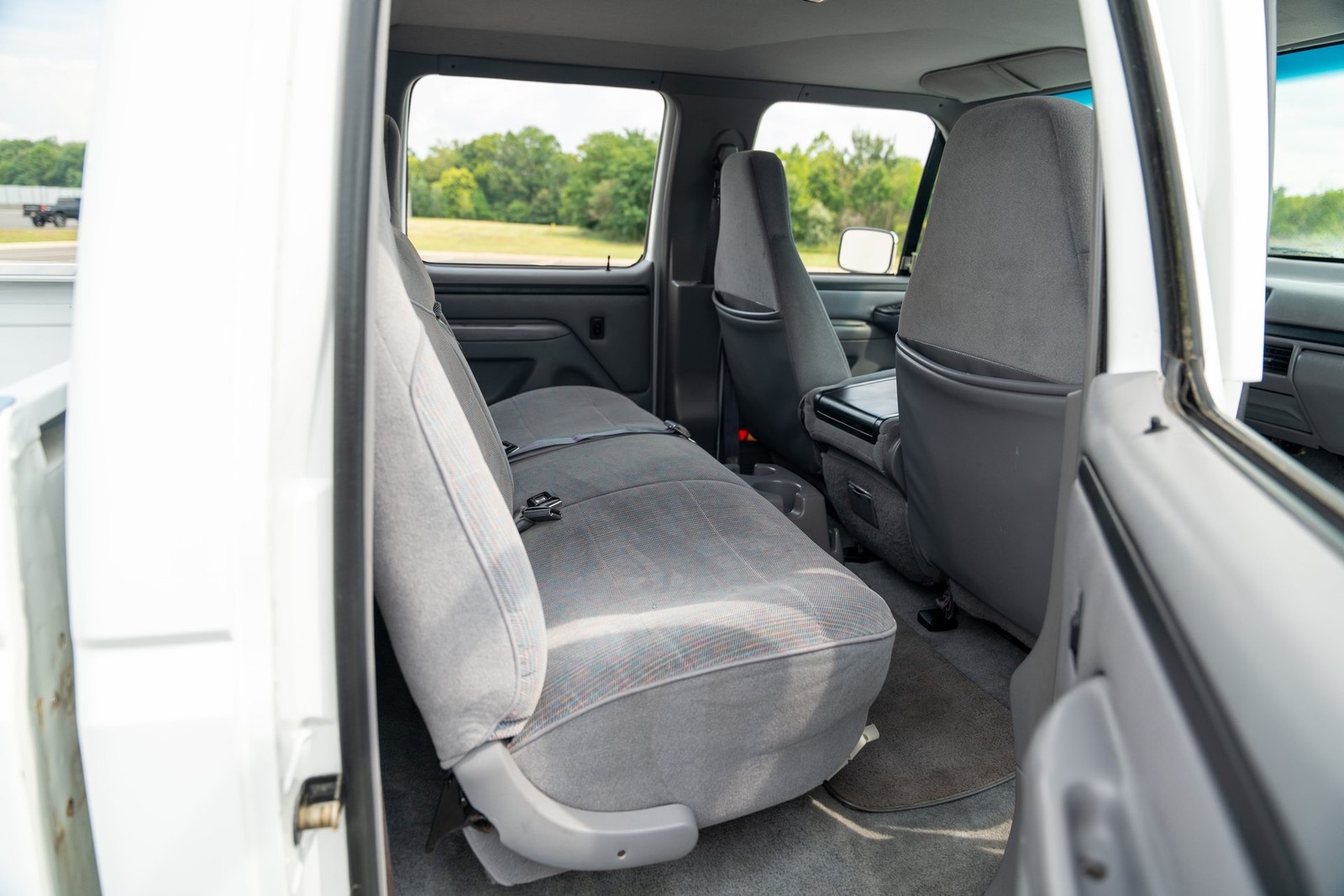Ford-F-350-1996-Pickup-Truck-15