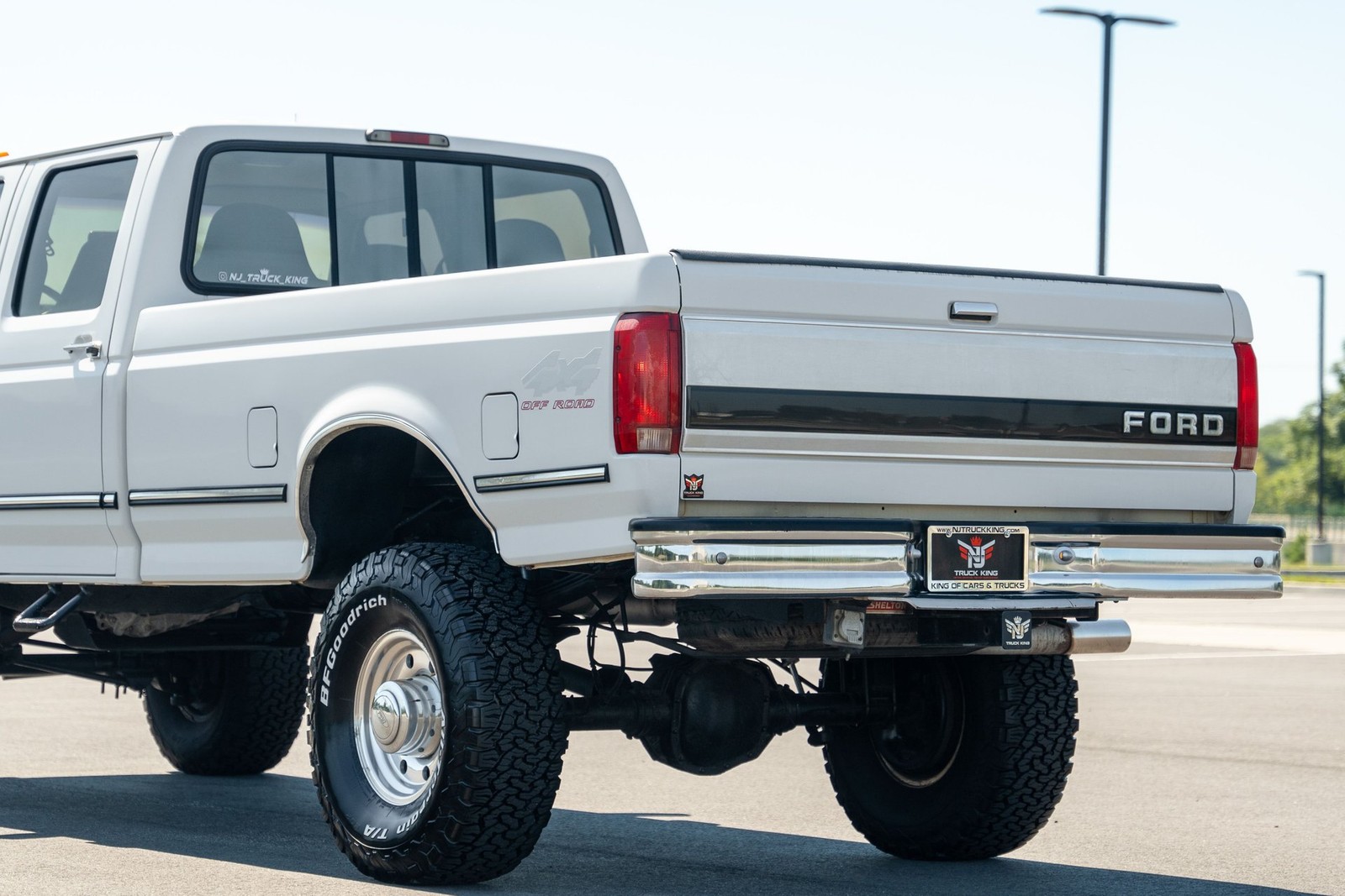 Ford-F-350-1996-Pickup-Truck-24