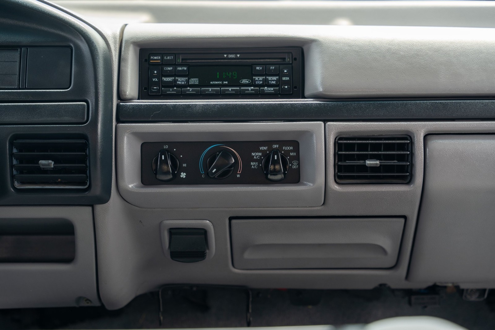 Ford-F-350-1996-Pickup-Truck-25