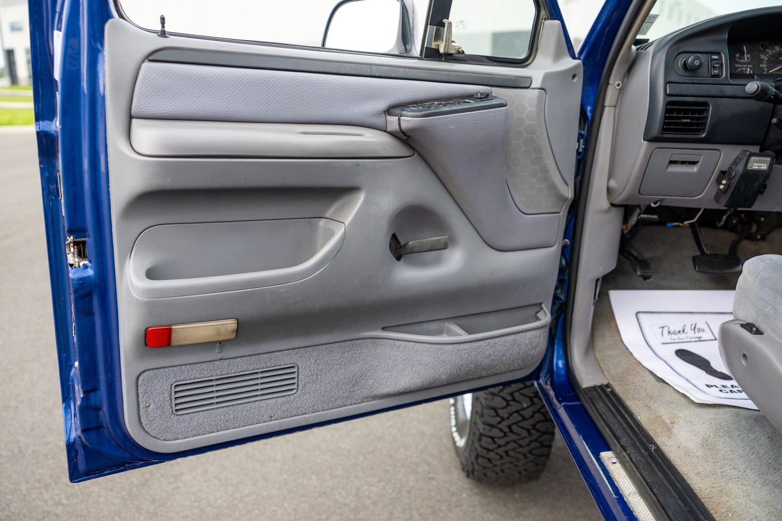 Ford-F-350-1996-Pickup-Truck-33