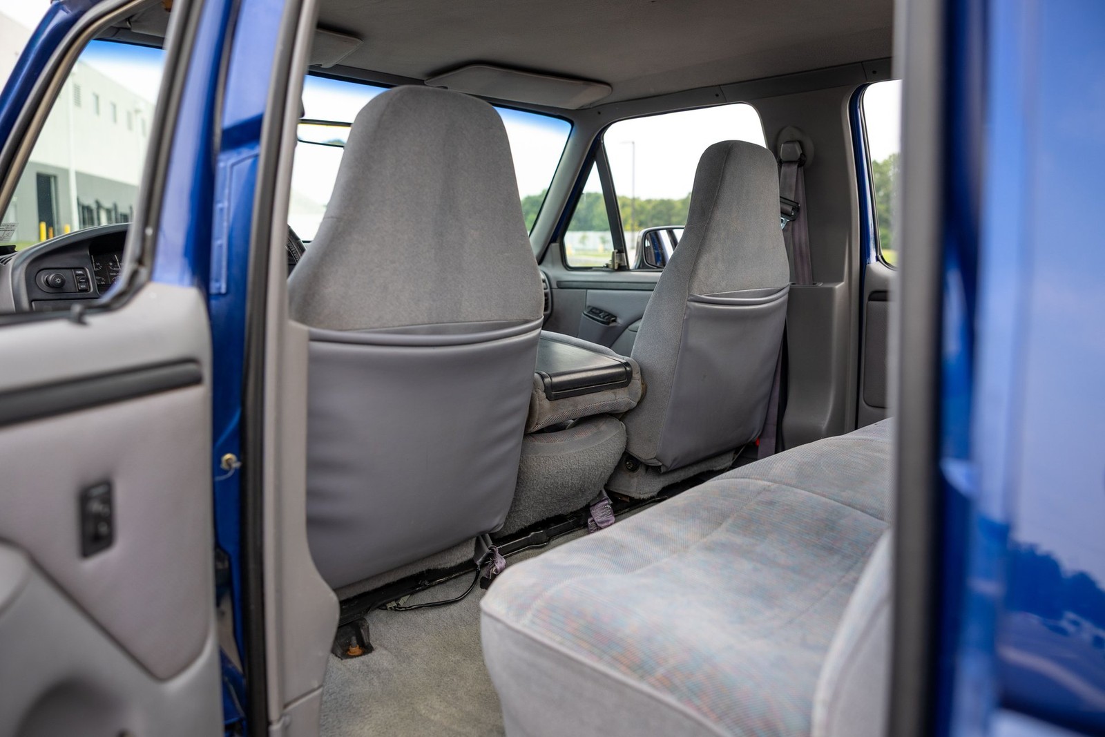 Ford-F-350-1996-Pickup-Truck-35