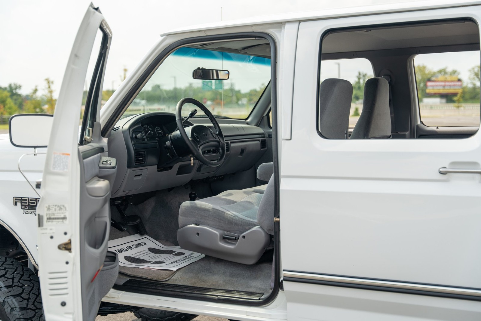 Ford-F-350-1996-Pickup-Truck-4