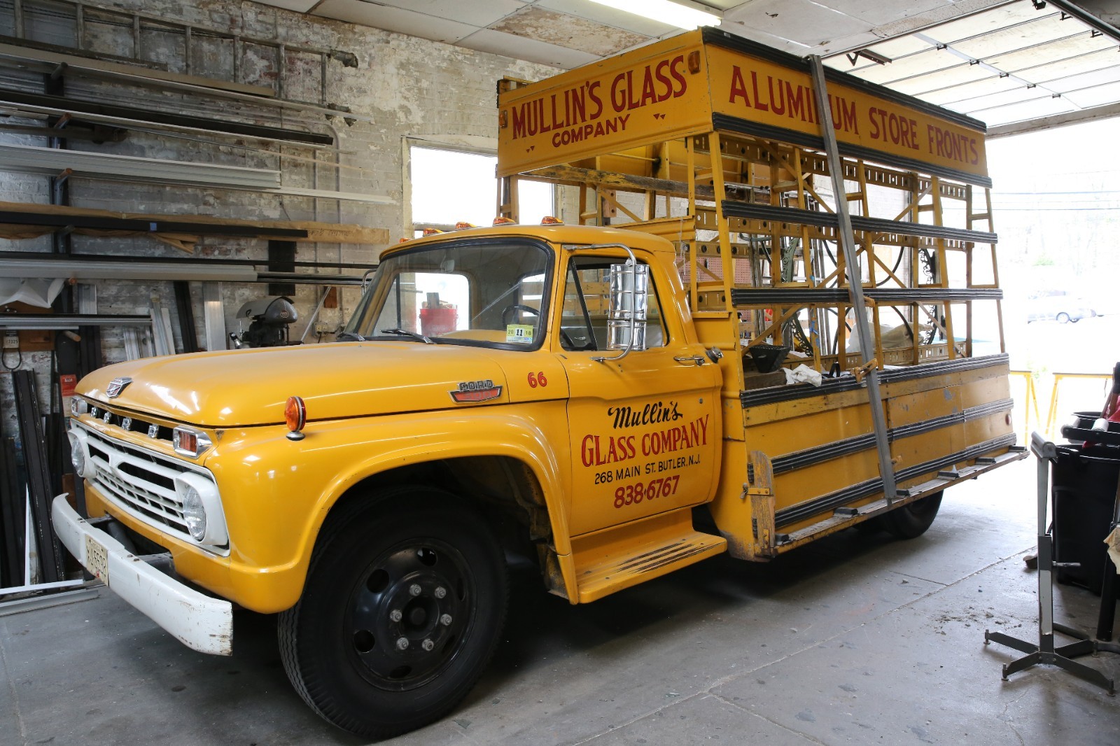 Ford-F-550-1966-Commercial-Vehicle