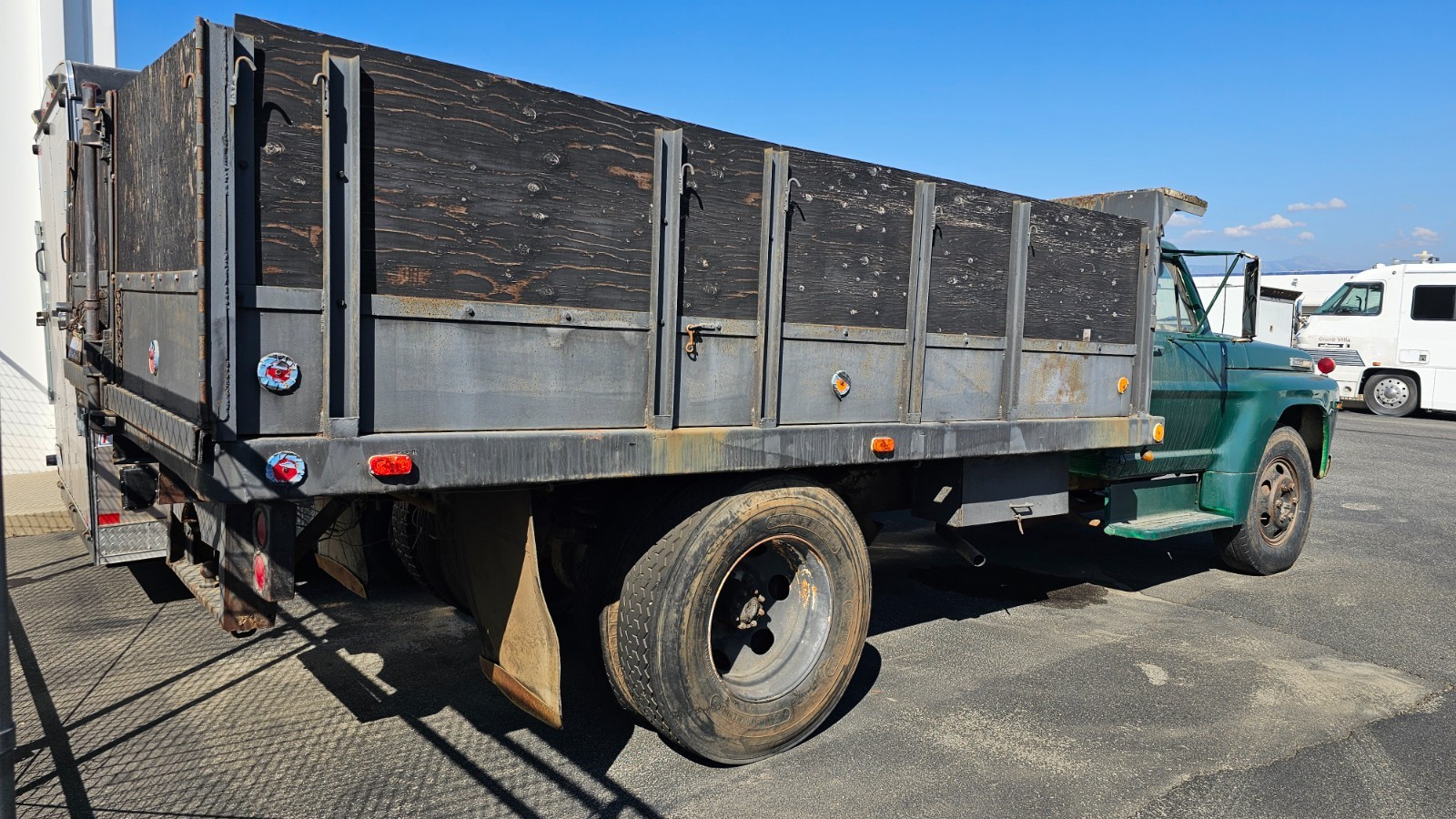 Ford-F-550-1969-Commercial-Vehicle-4