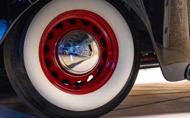 Ford-F1-1948-Pickup-Truck-10