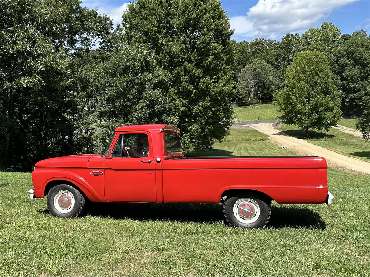 Ford-F100-1966-Rangoon-red-Red-and-black-11