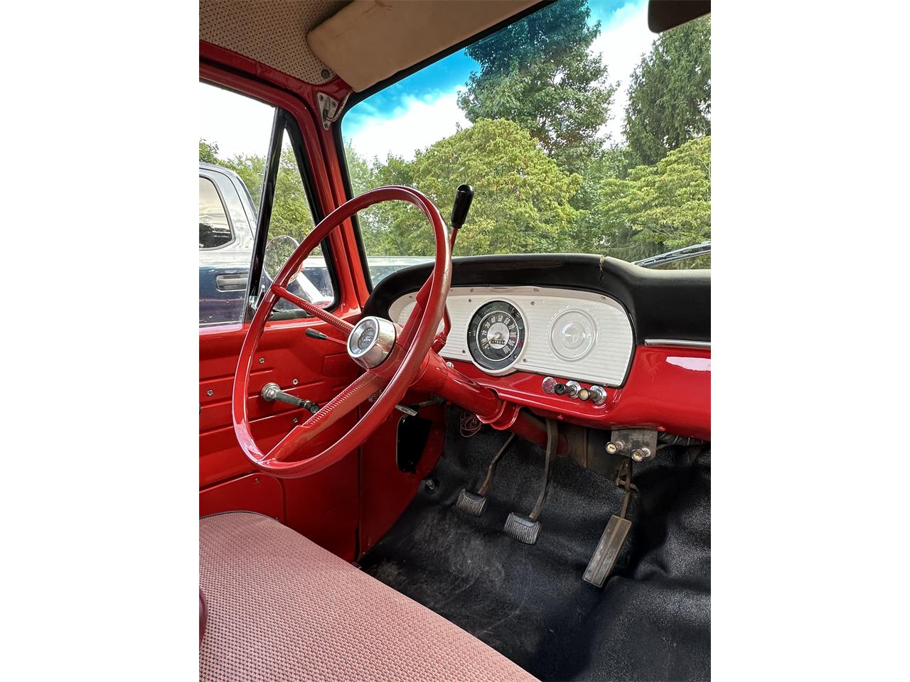 Ford-F100-1966-Rangoon-red-Red-and-black-12