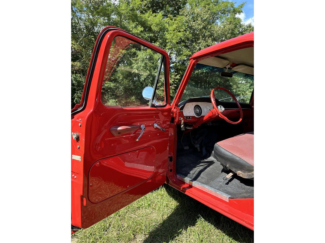 Ford-F100-1966-Rangoon-red-Red-and-black-2