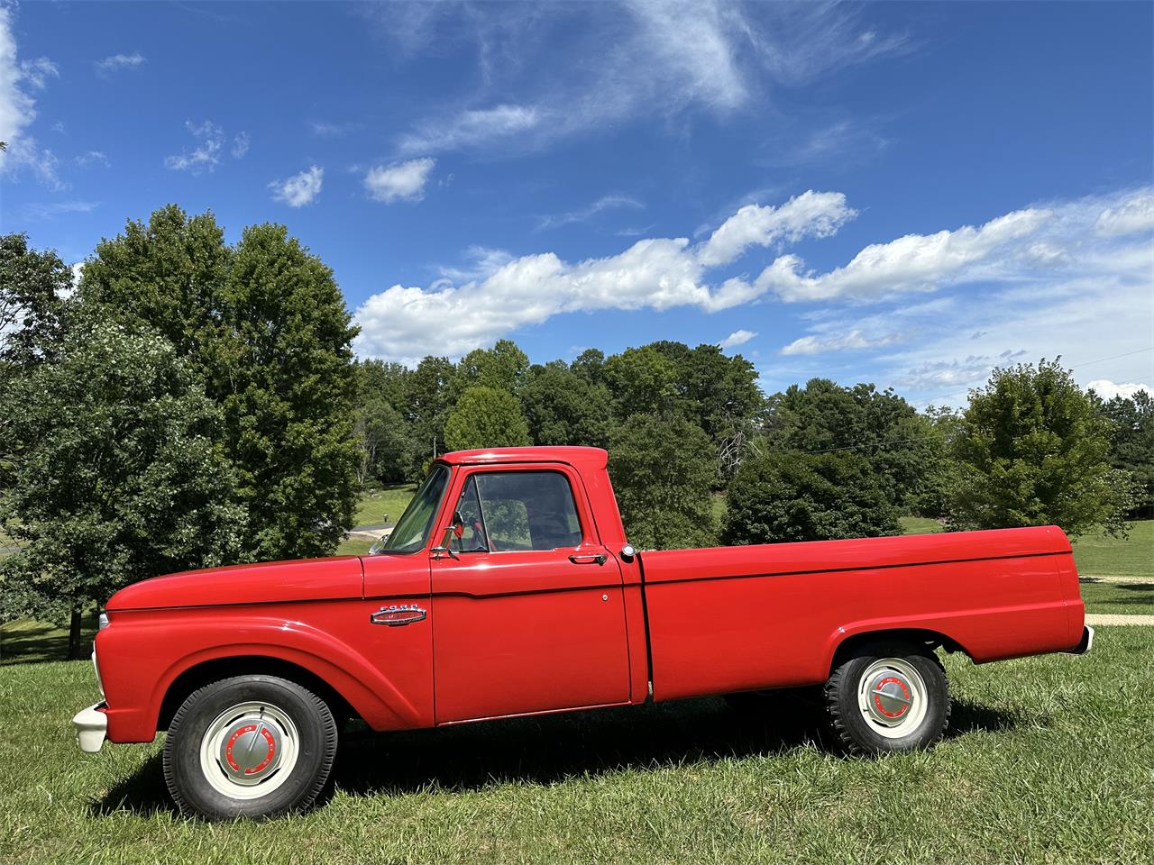 Ford-F100-1966-Rangoon-red-Red-and-black-3