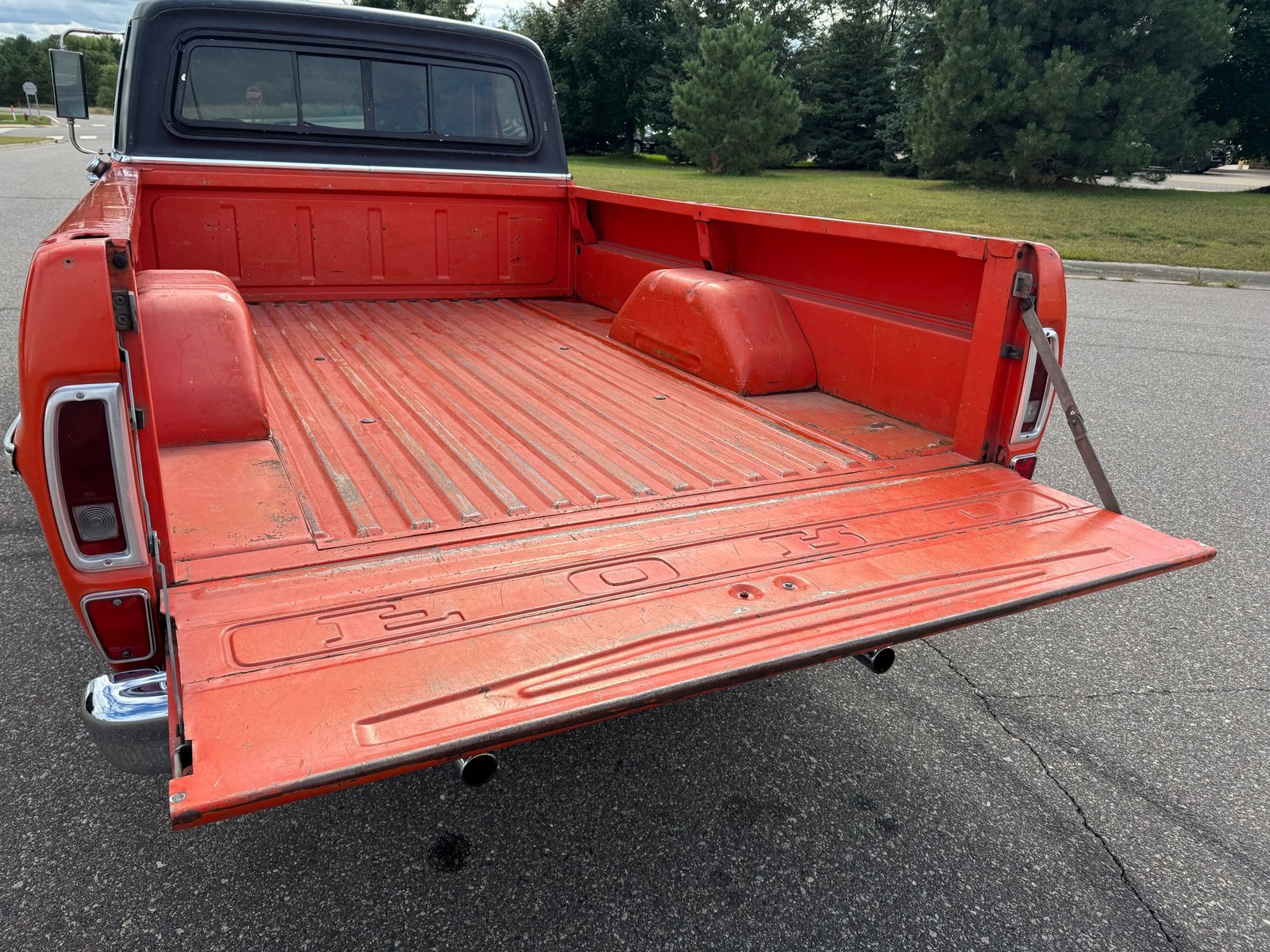 Ford-F100-1969-Pickup-Truck-13