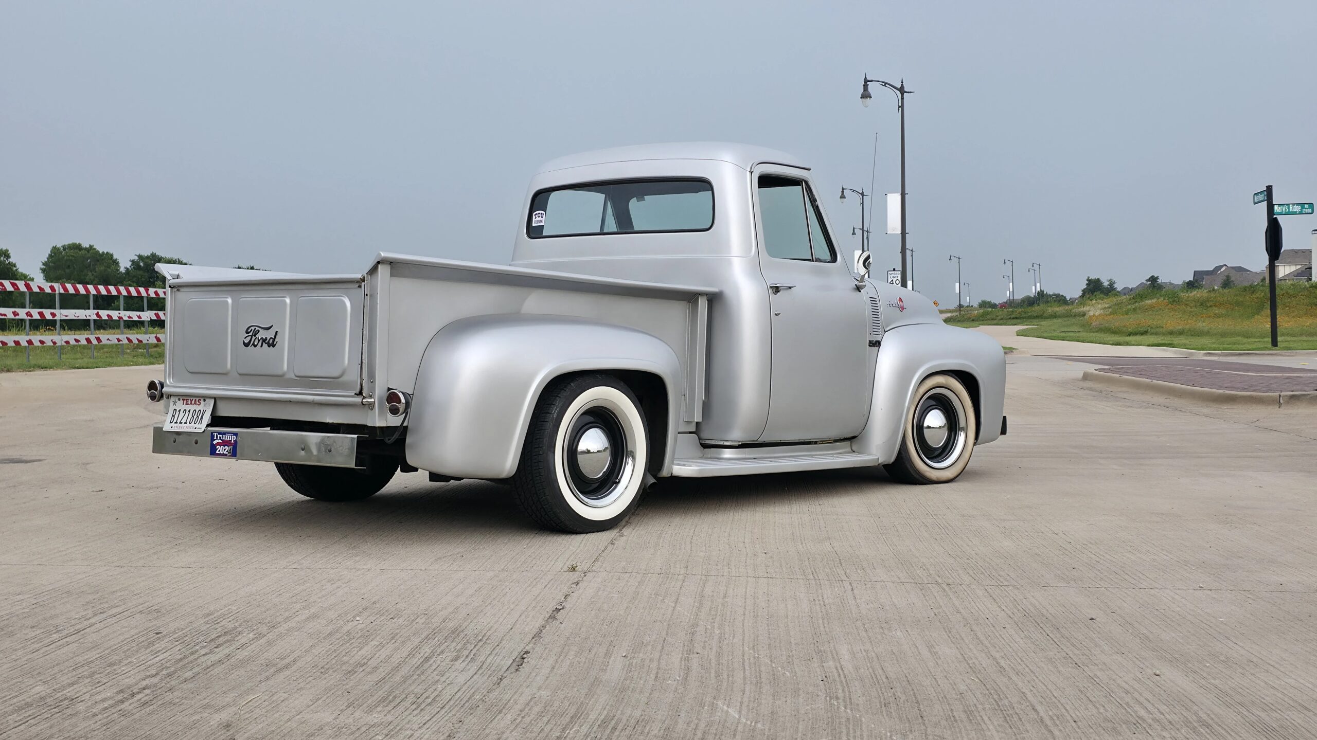 Ford-F100-2wd-regular-cab-1954-Silver-Gray-3