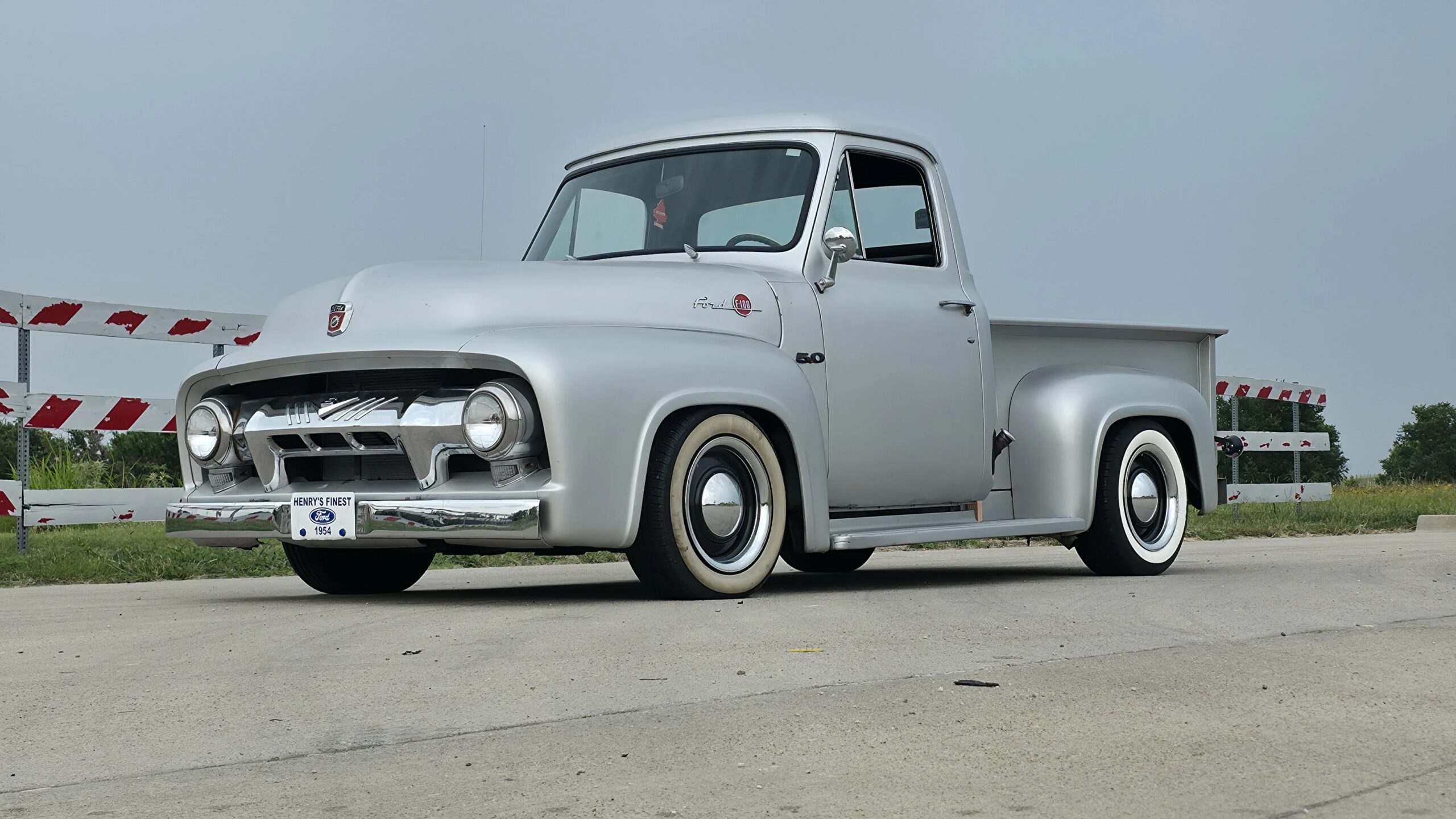 Ford-F100-2wd-regular-cab-1954-Silver-Gray