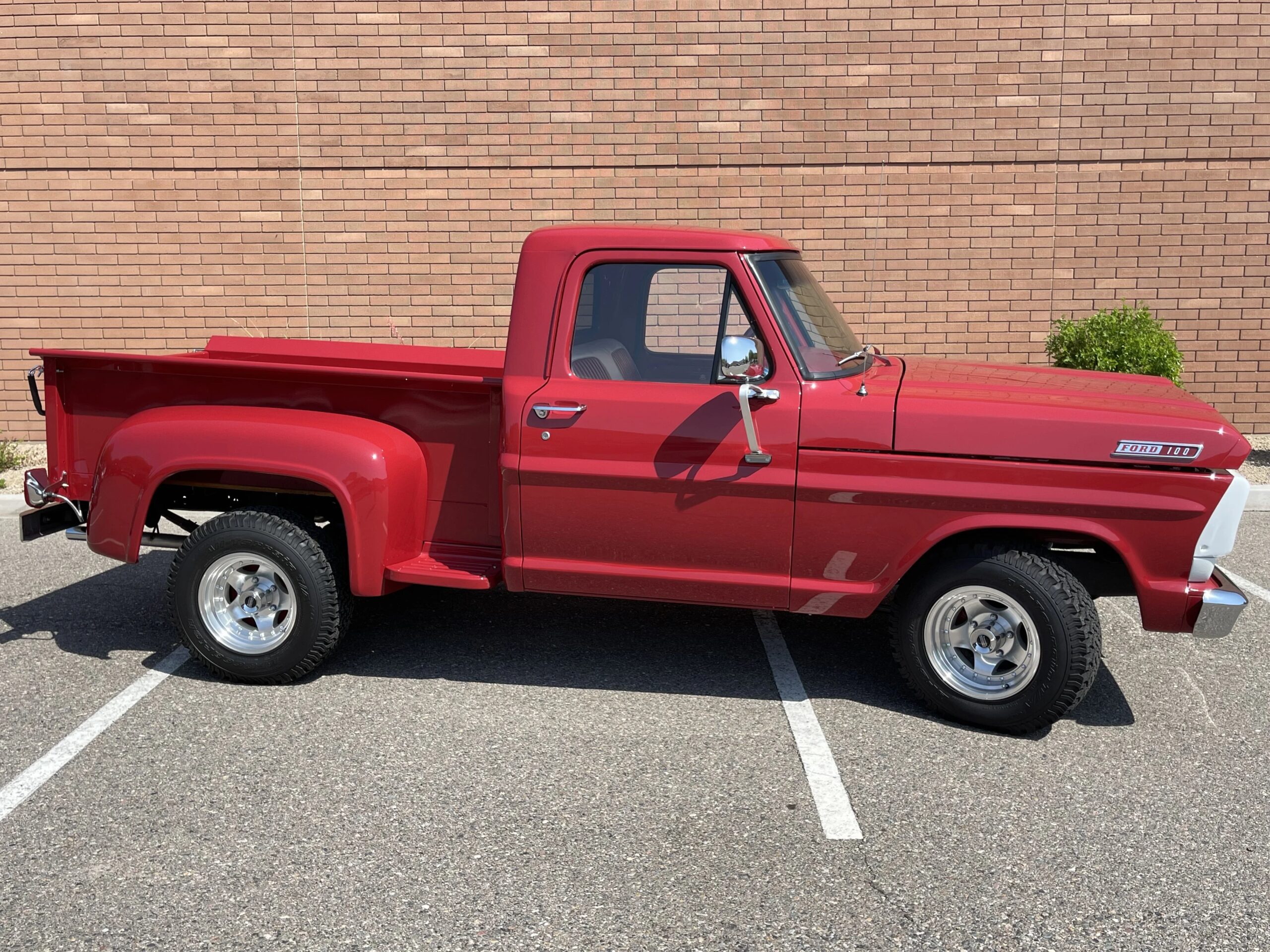 Ford-F100-2wd-regular-cab-1967-Red-Red-13