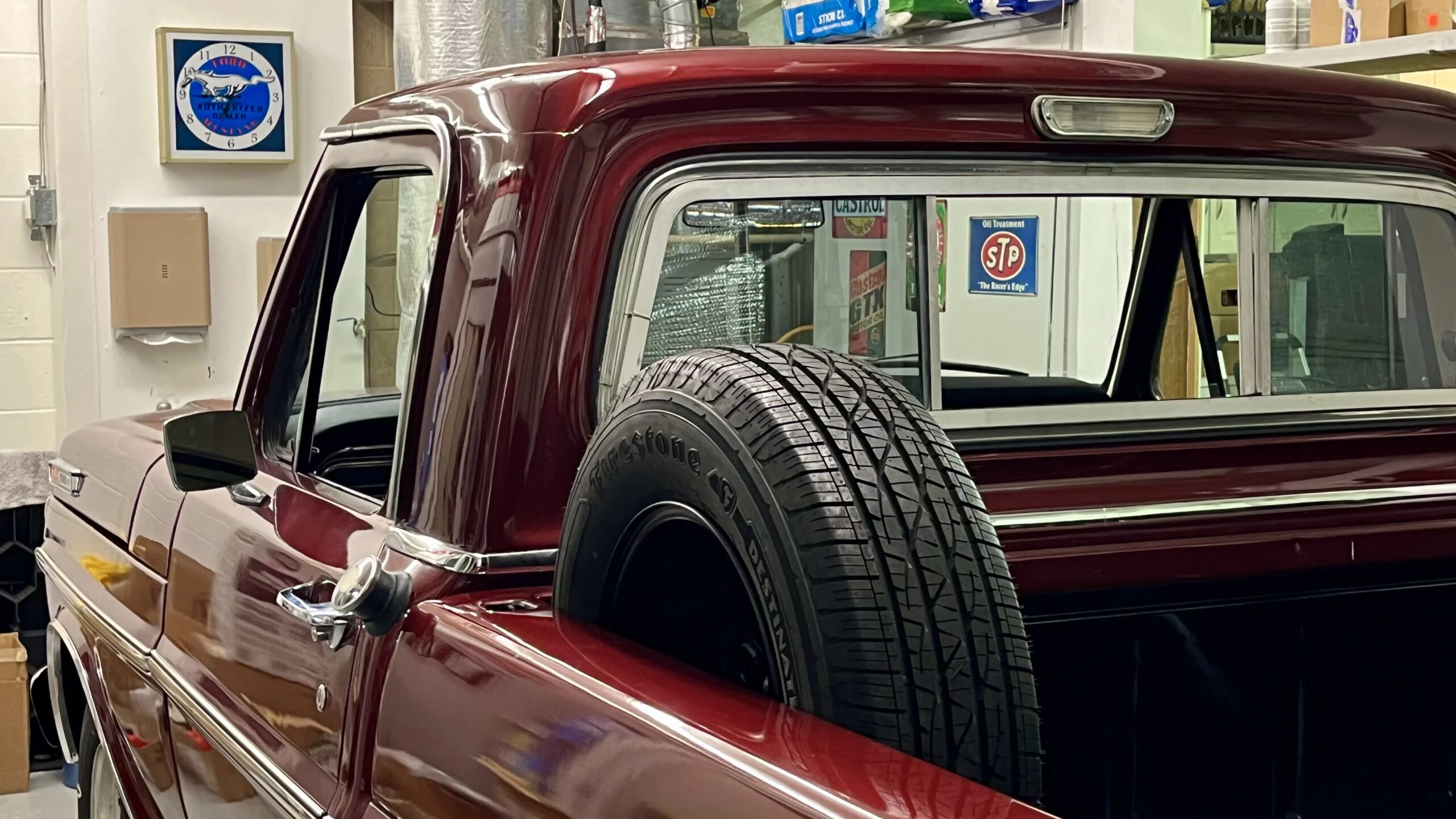 Ford-F100-2wd-regular-cab-1969-Red-Beige-3