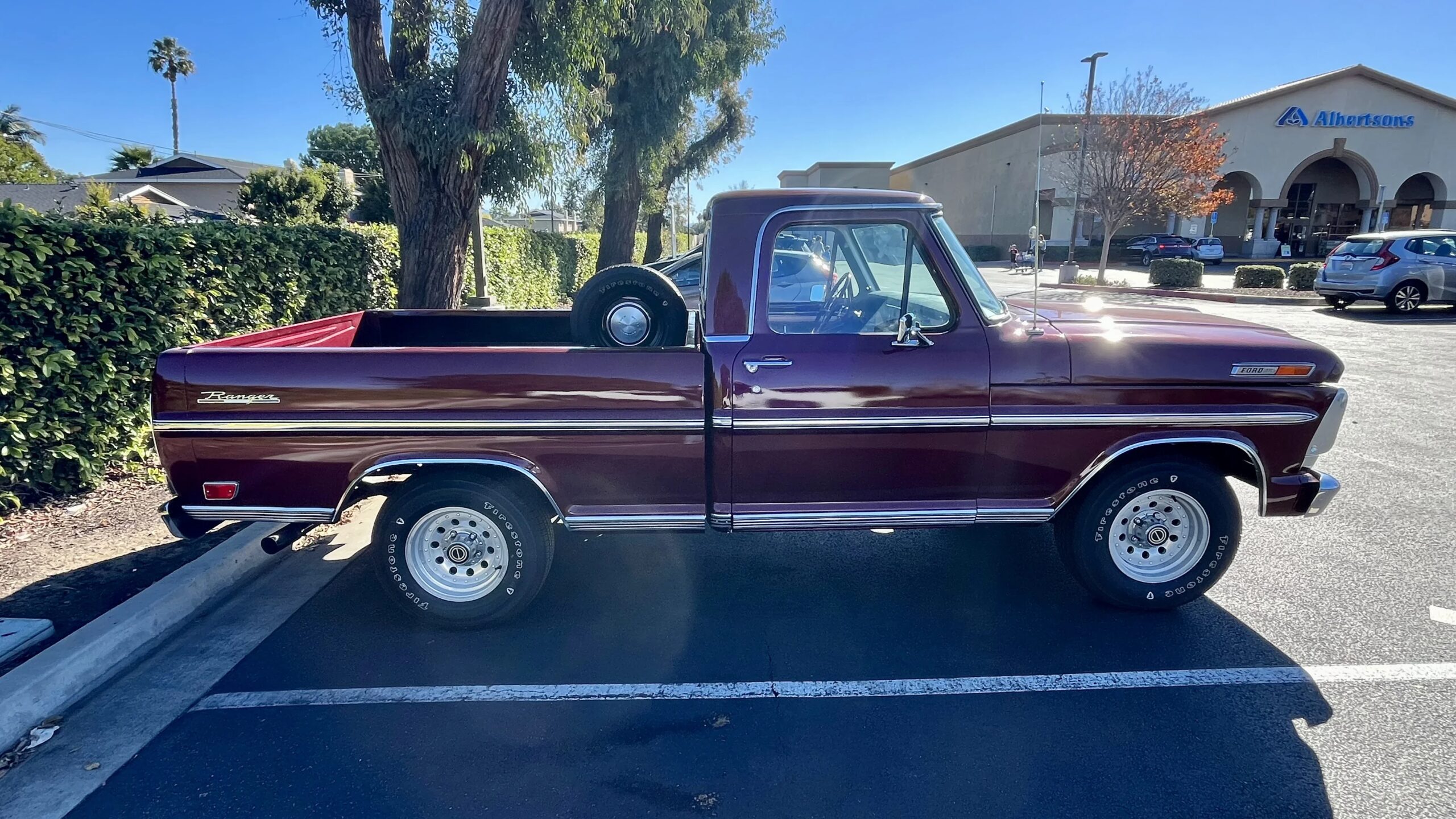 Ford-F100-2wd-regular-cab-1969-Red-Beige-4