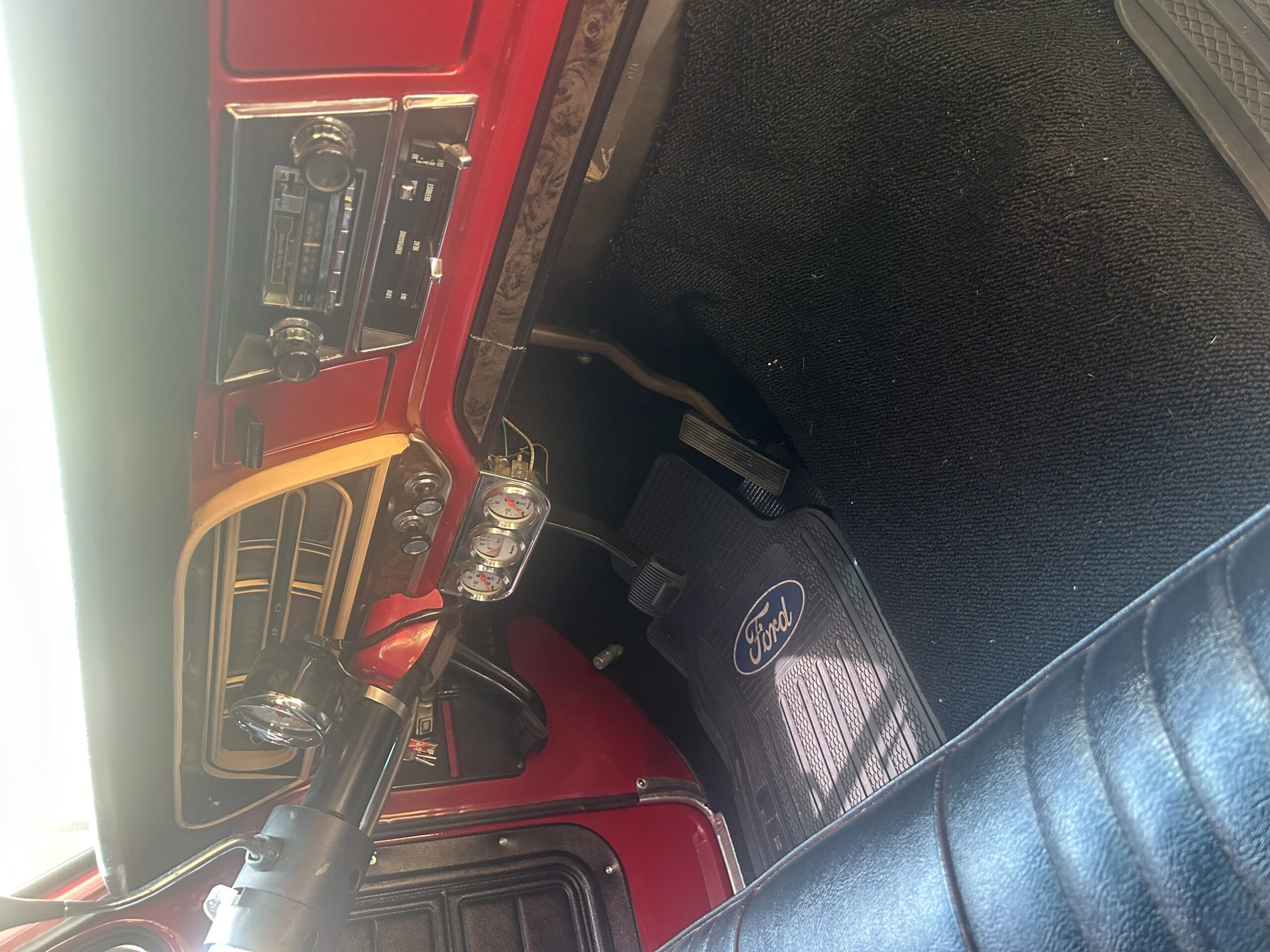 Ford-F100-2wd-regular-cab-1972-Red-Black-11