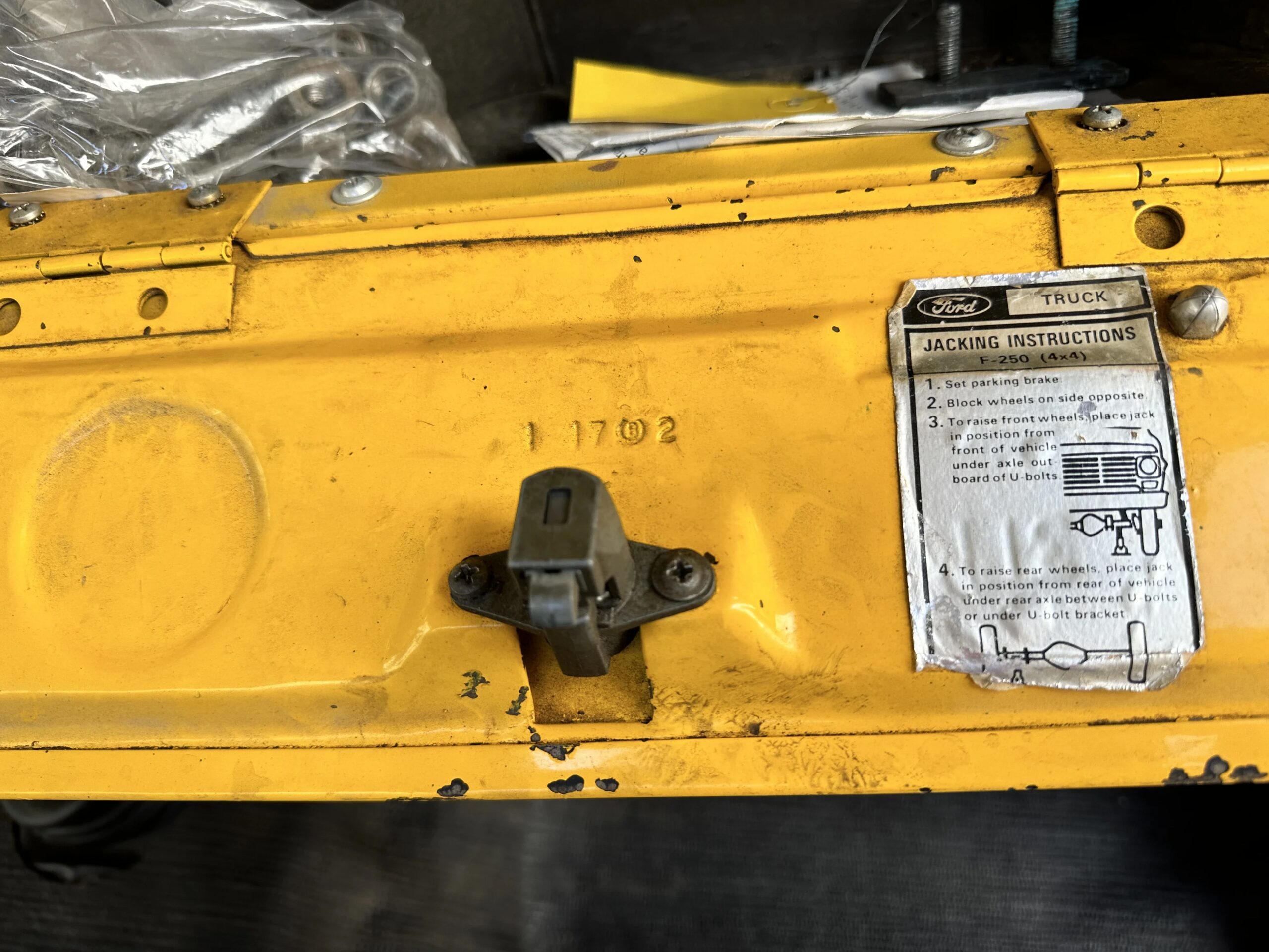 Ford-F100-2wd-regular-cab-1974-Green-Yellow-8