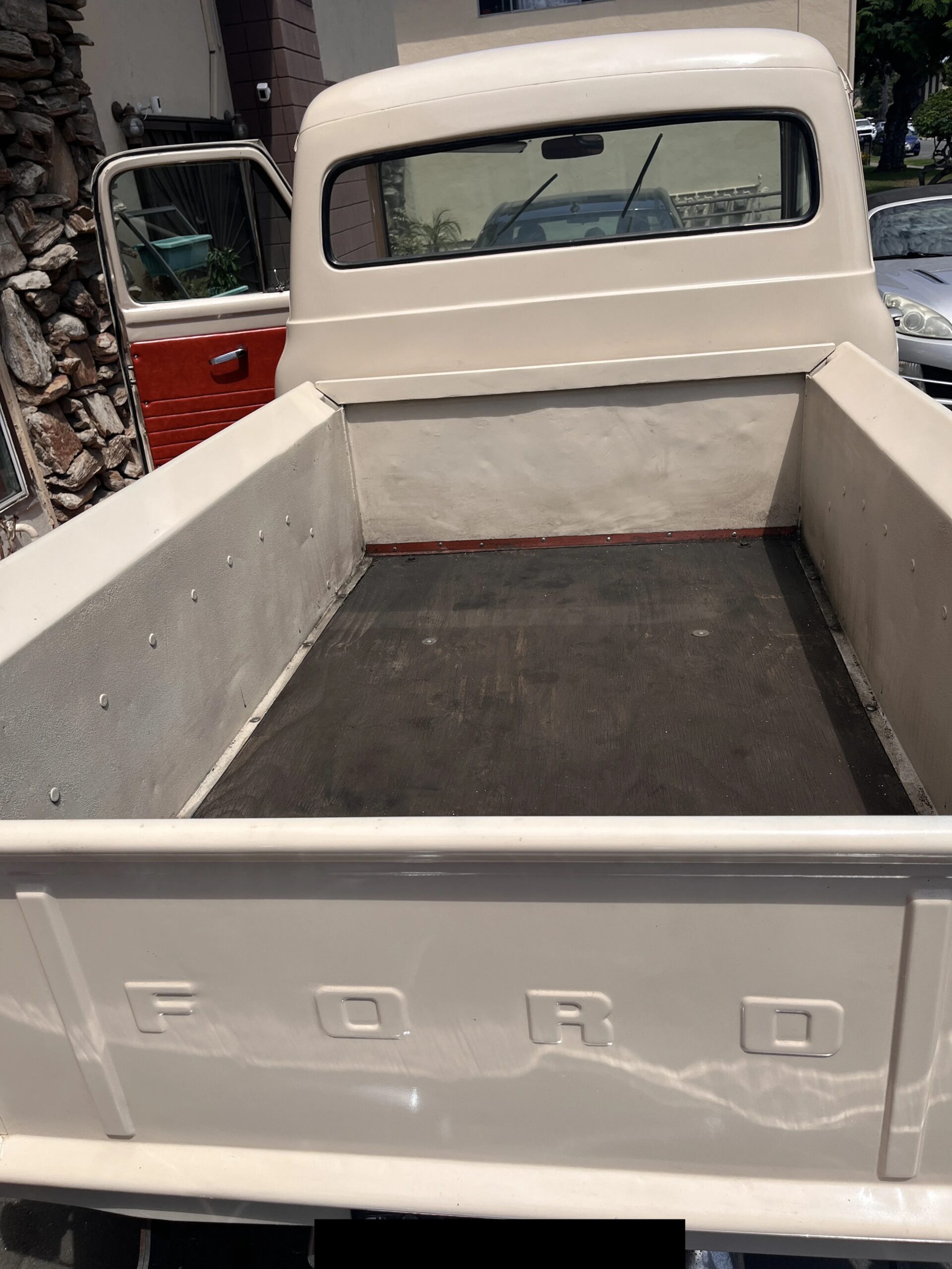 Ford-F100-custom-1955-Beige-Orange-3