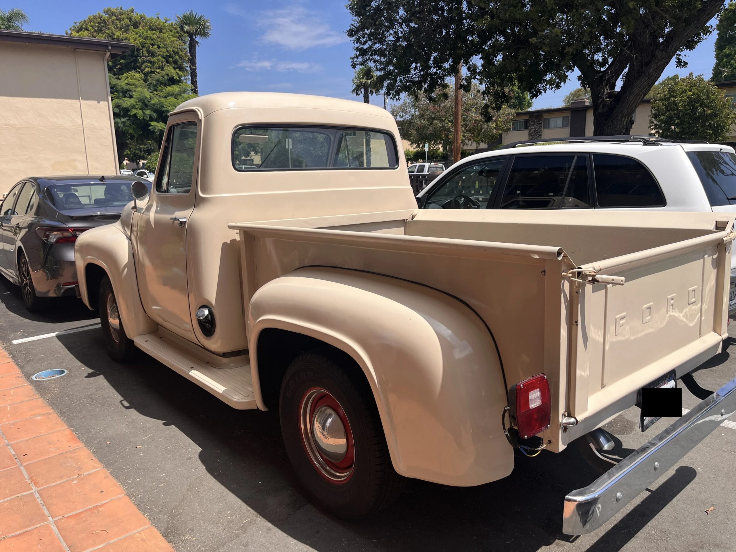 Ford-F100-custom-1955-Beige-Orange