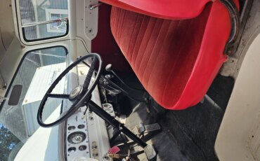 Ford-F100-custom-1960-White-Red-3