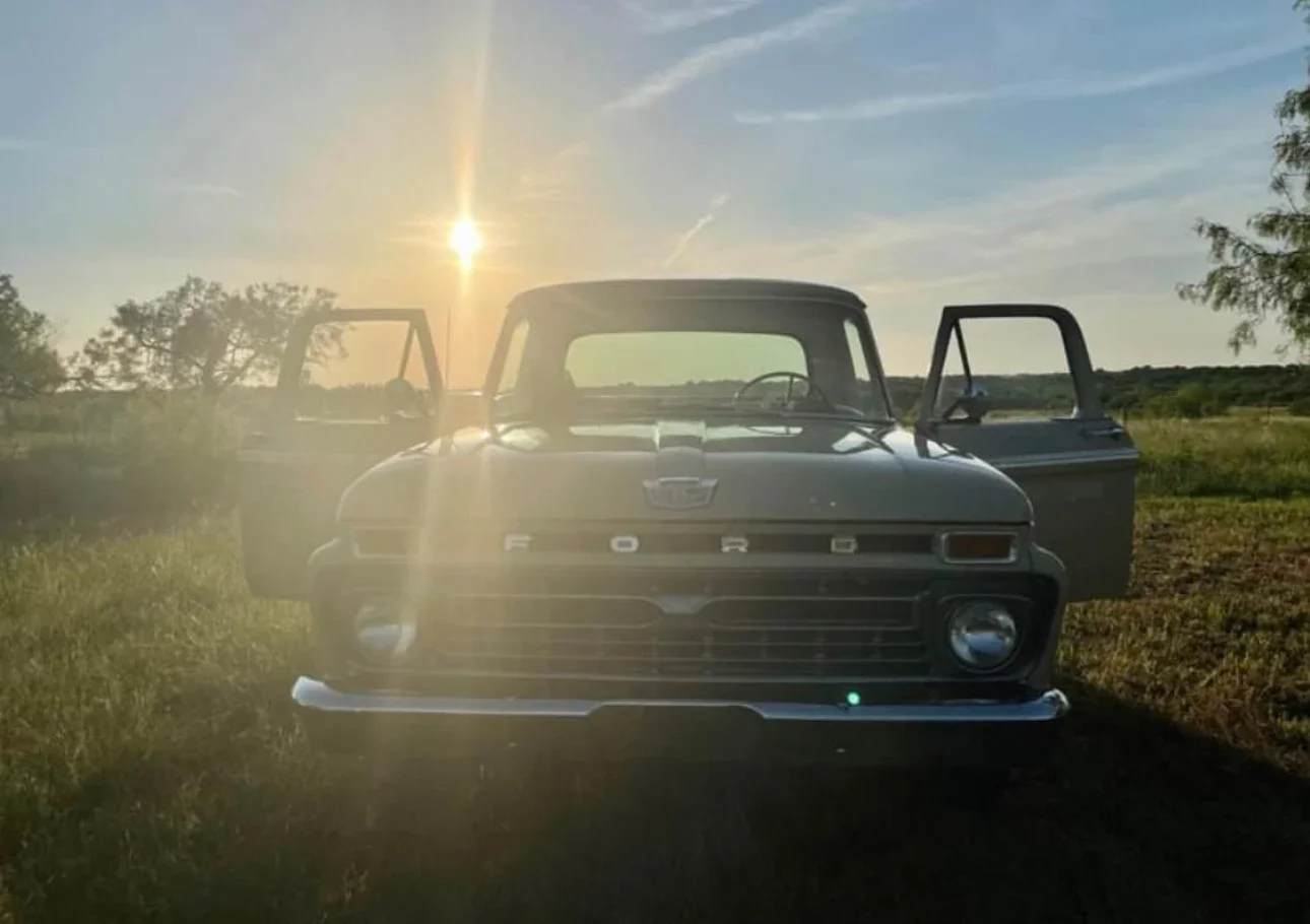 Ford-F100-custom-1966-7