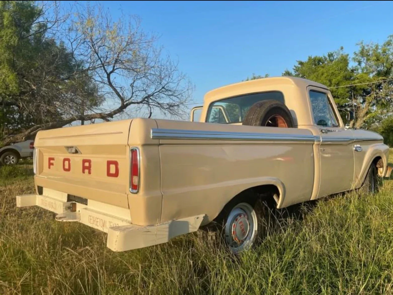 Ford-F100-custom-1966-8