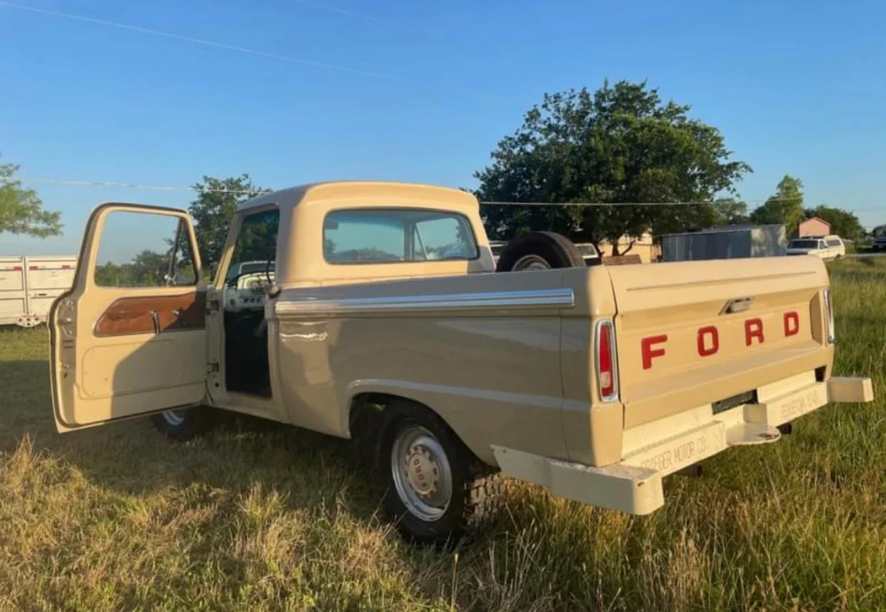 Ford-F100-custom-1966-9