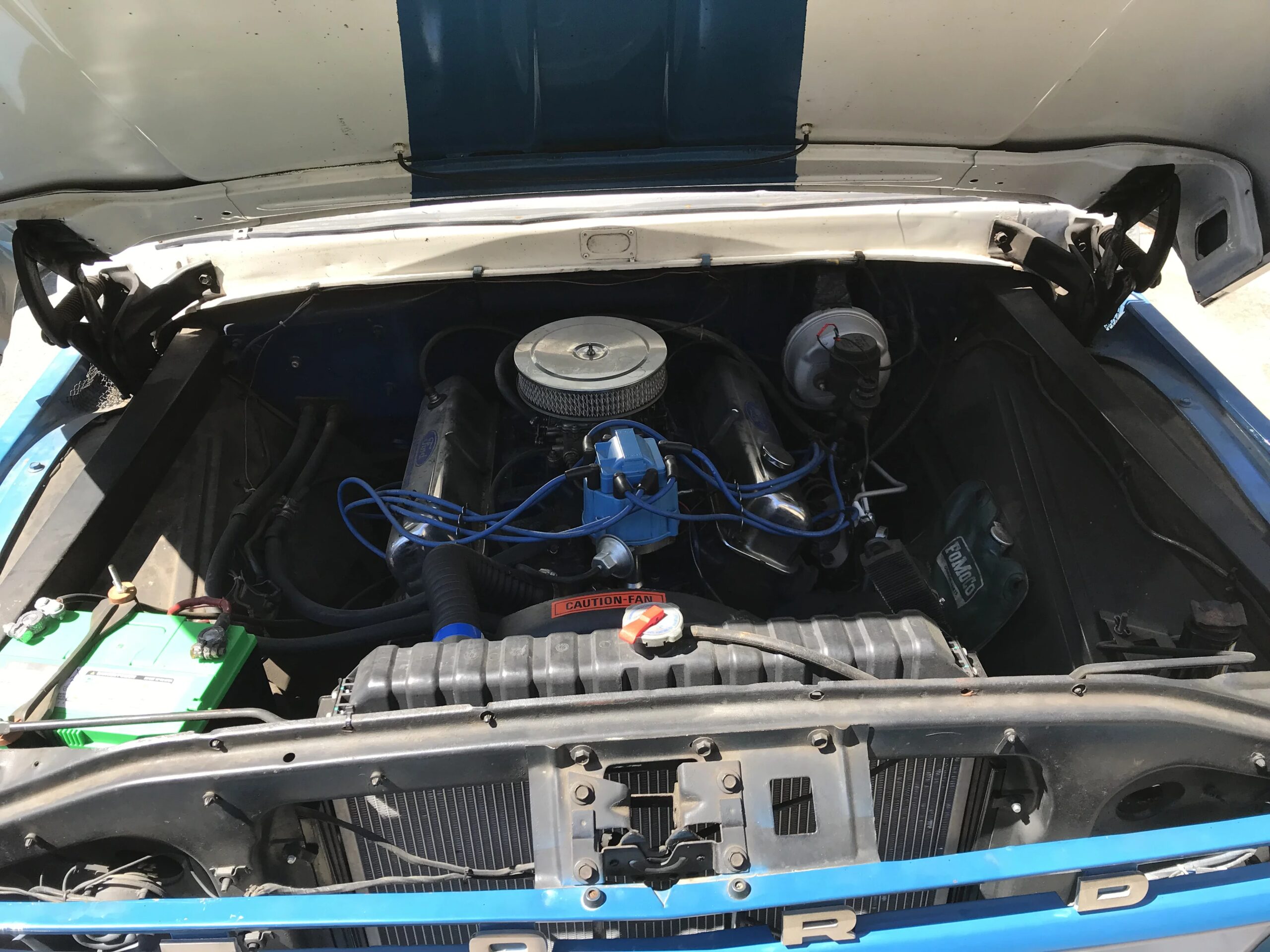 Ford-F100-custom-1966-Blue-White-12