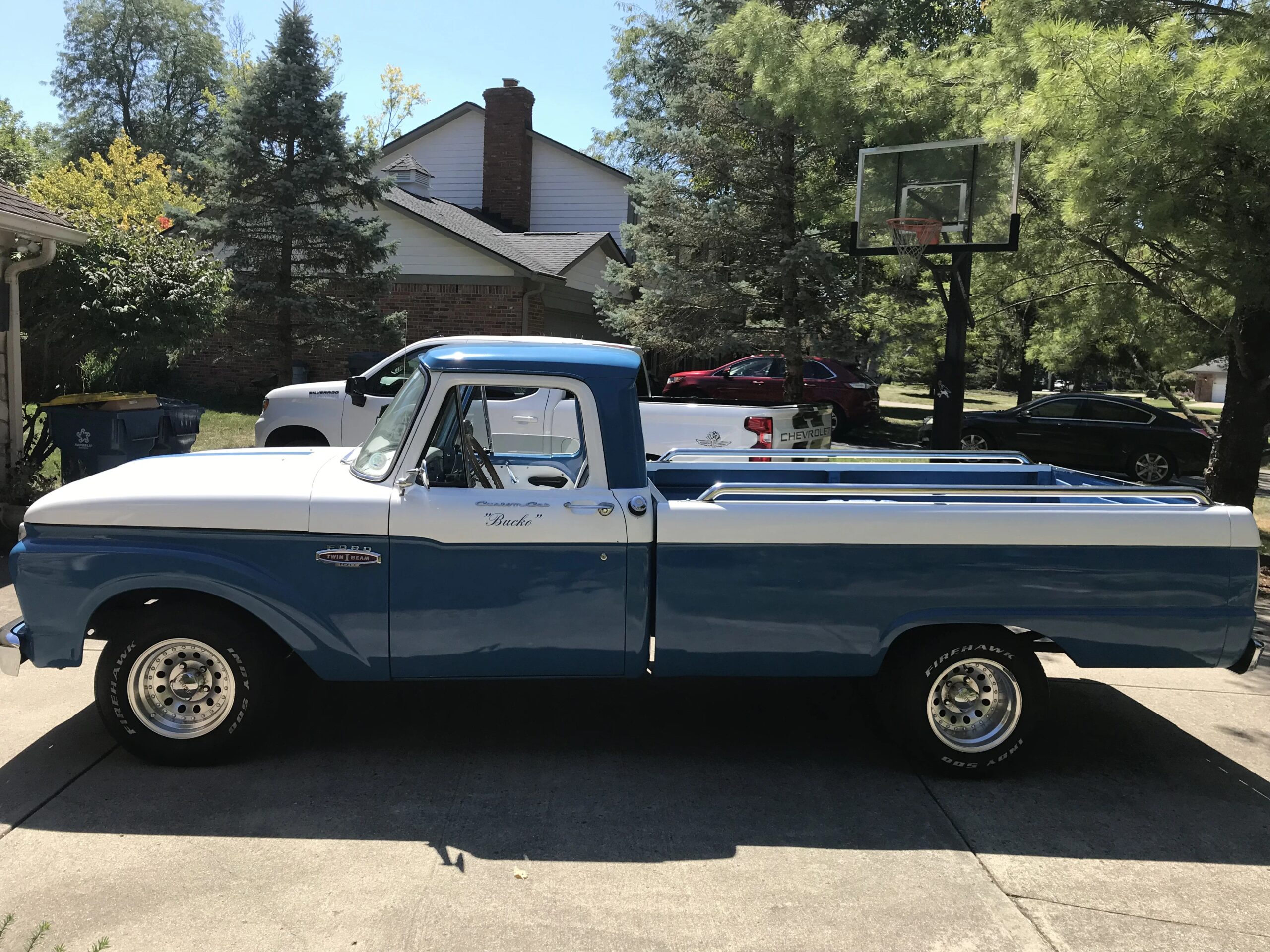 Ford-F100-custom-1966-Blue-White-2