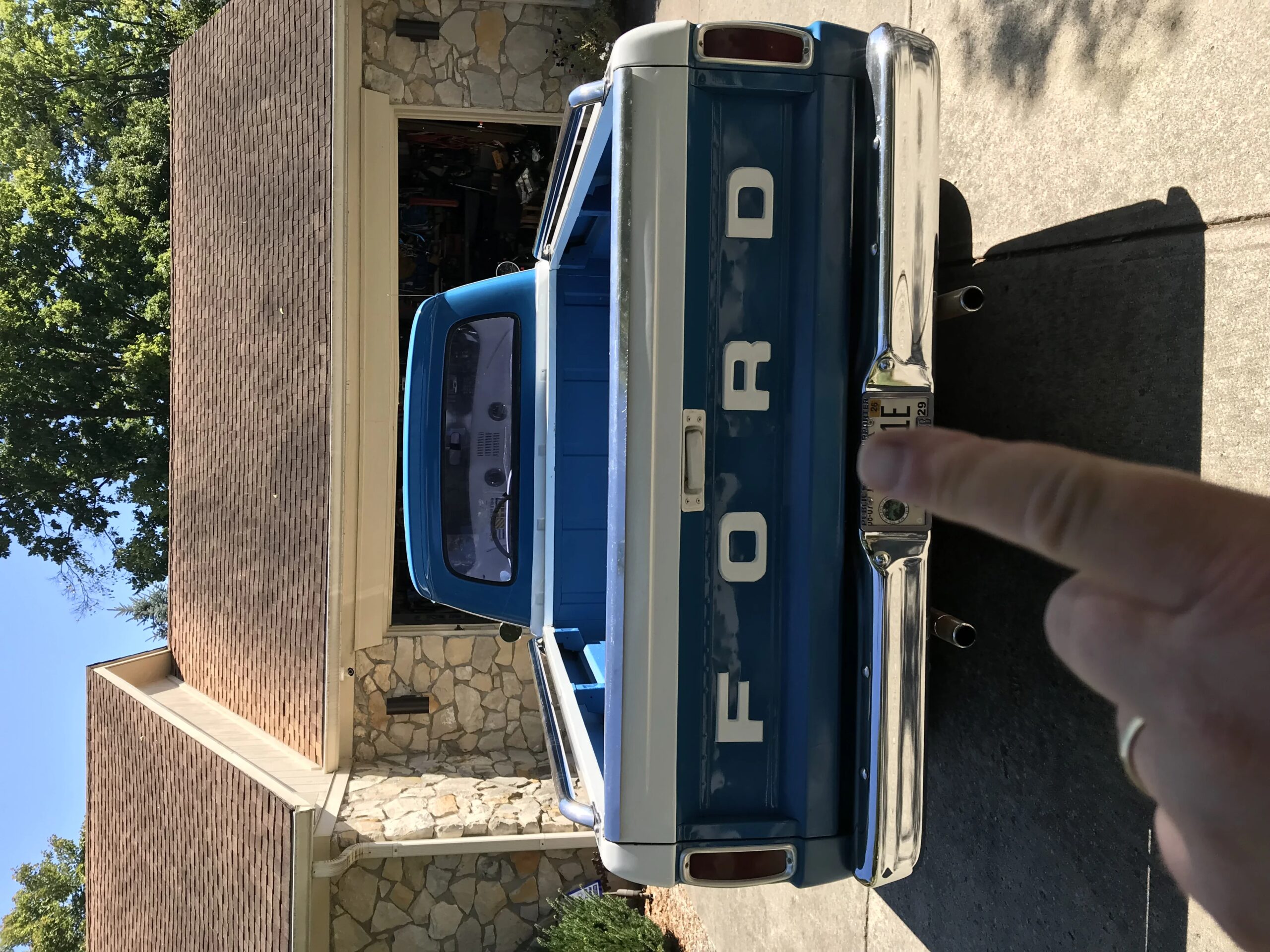 Ford-F100-custom-1966-Blue-White-6