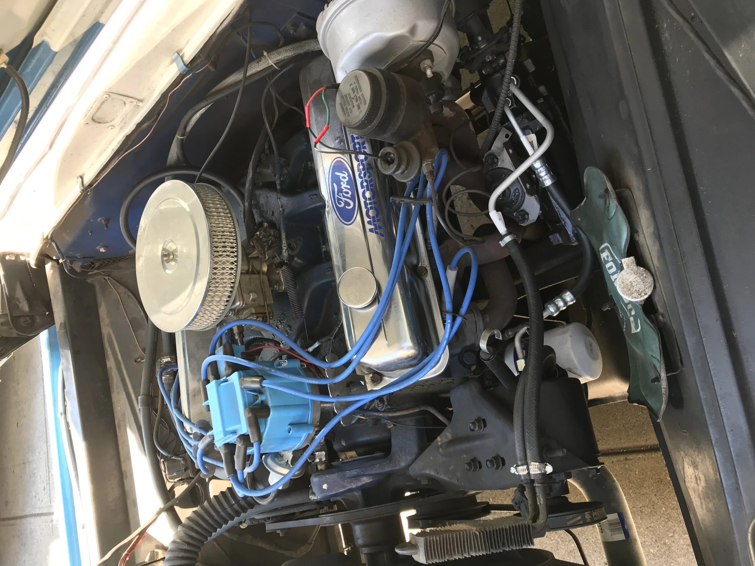 Ford-F100-custom-1966-Blue-White-7
