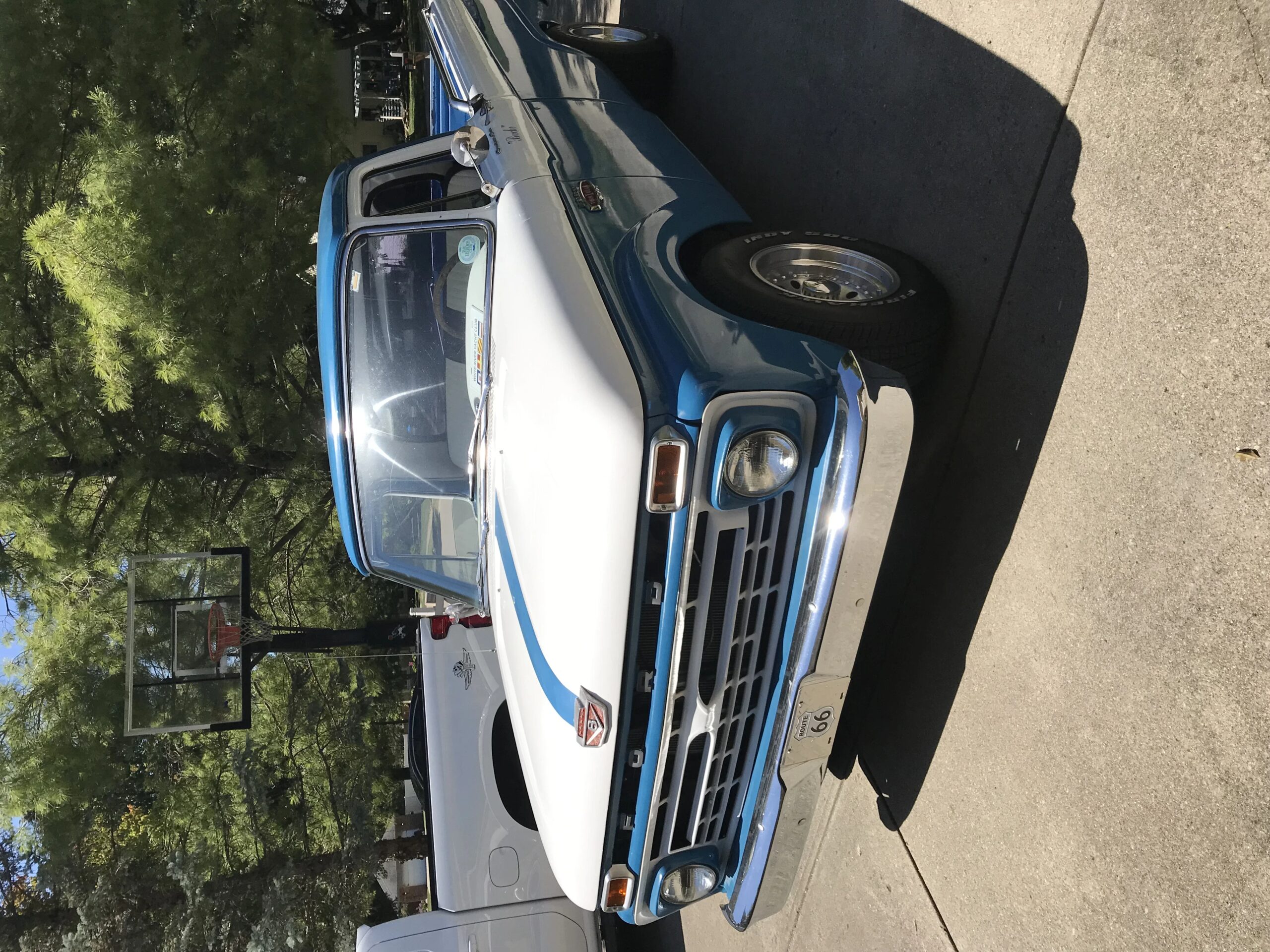 Ford-F100-custom-1966-Blue-White
