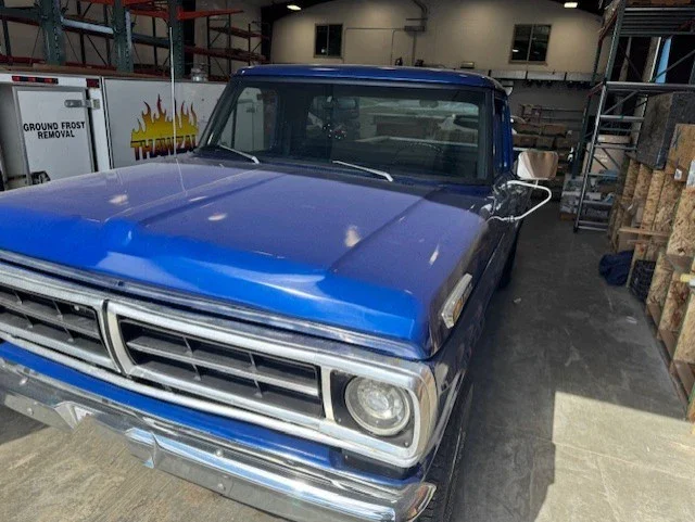 Ford-F100-custom-1972-Blue-Black-4