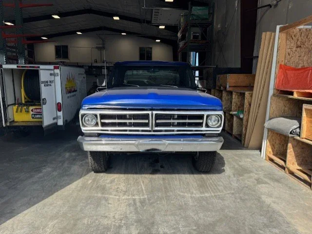 Ford-F100-custom-1972-Blue-Black-5