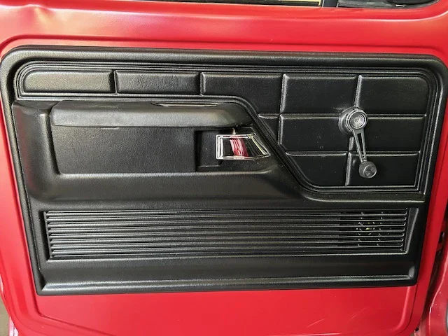 Ford-F100-custom-1976-Red-Red-17