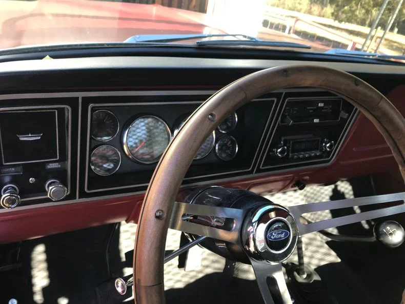 Ford-F100-custom-1976-Red-Red-18