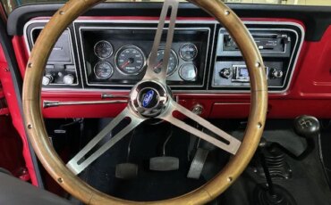 Ford-F100-custom-1976-Red-Red-9