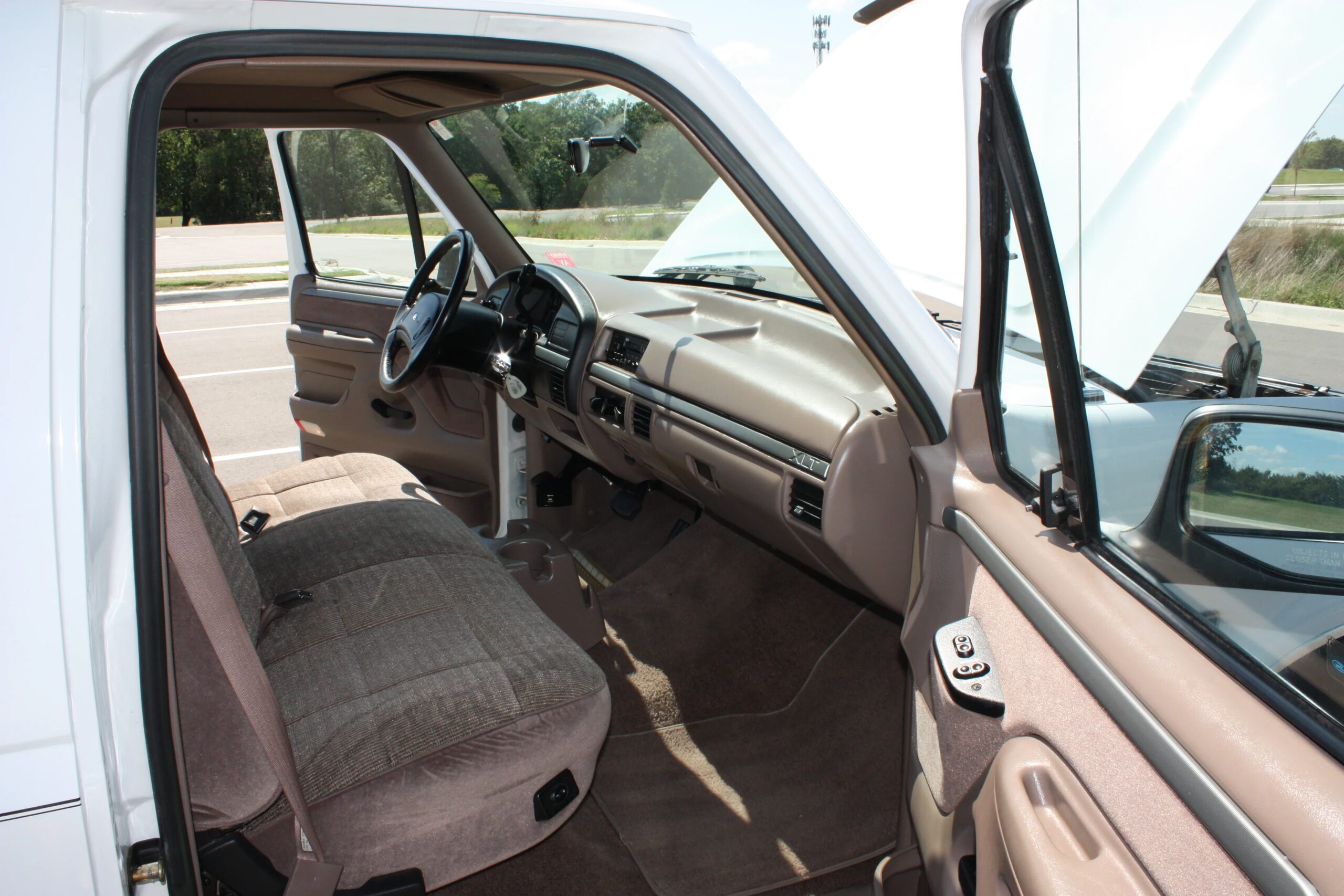 Ford-F150-2wd-regular-cab-1992-White-Brown-13