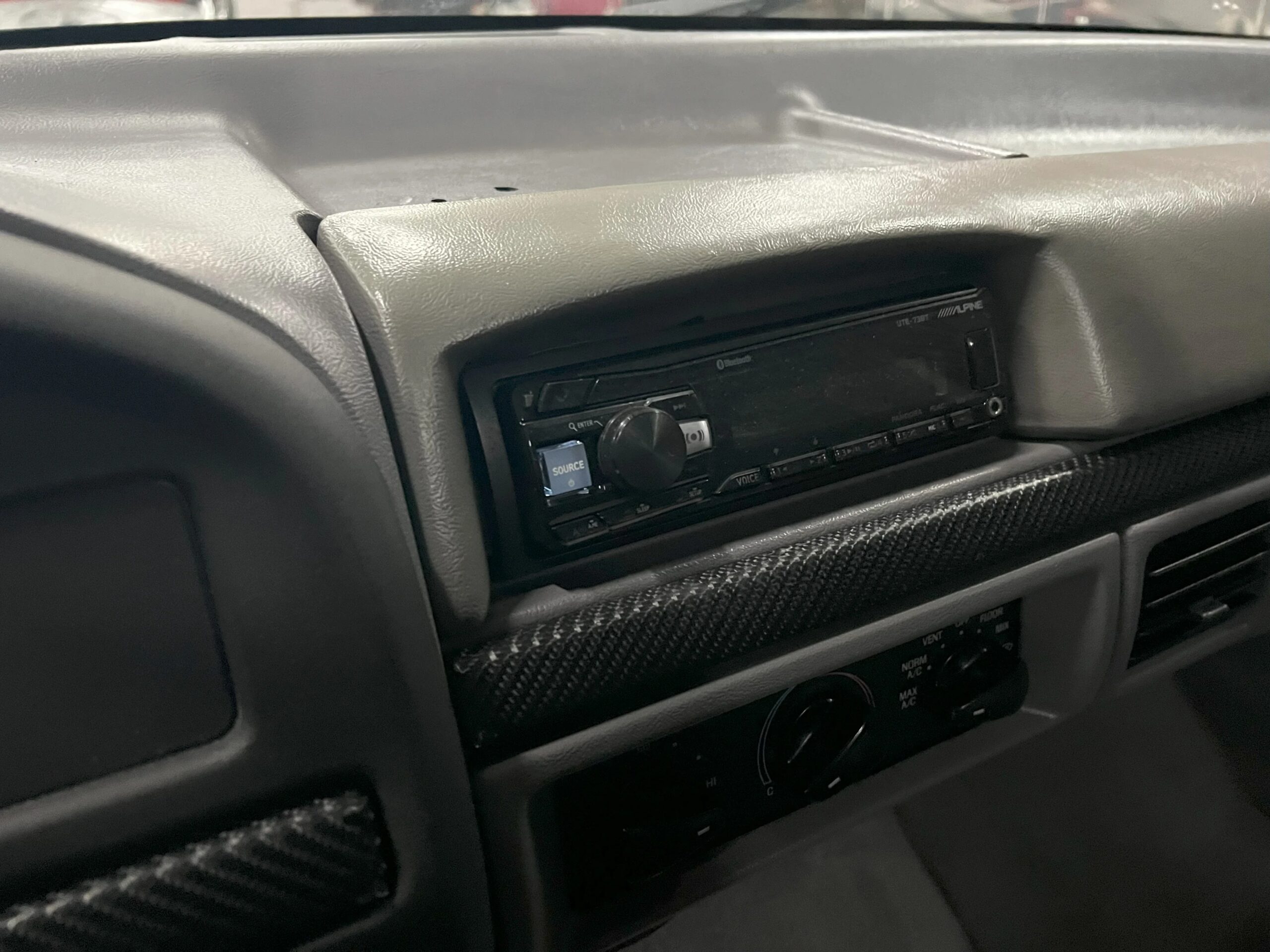 Ford-F150-2wd-regular-cab-lightning-1994-White-Gray-9