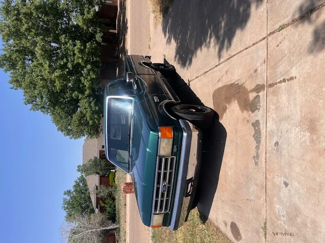 Ford-F150-2wd-regular-cab-xl-1987-Green-Brown-1