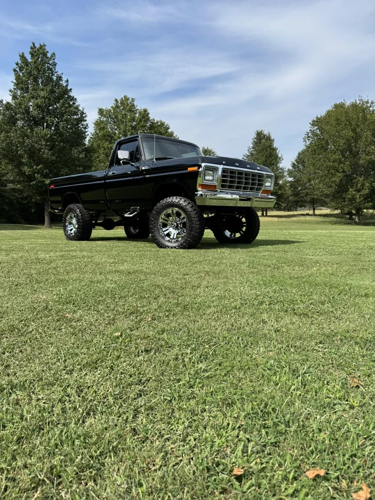 Ford-F150-4x4-regular-cab-1978-Black-Black-2
