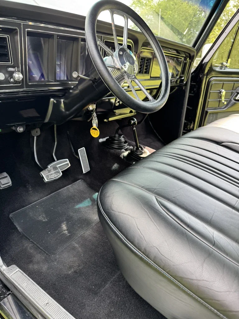 Ford-F150-4x4-regular-cab-1978-Black-Black-5