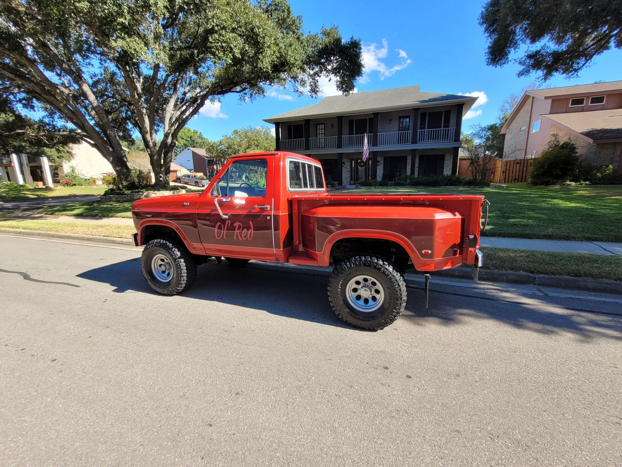 Ford-F150-4x4-regular-cab-1980-Red-Red-10